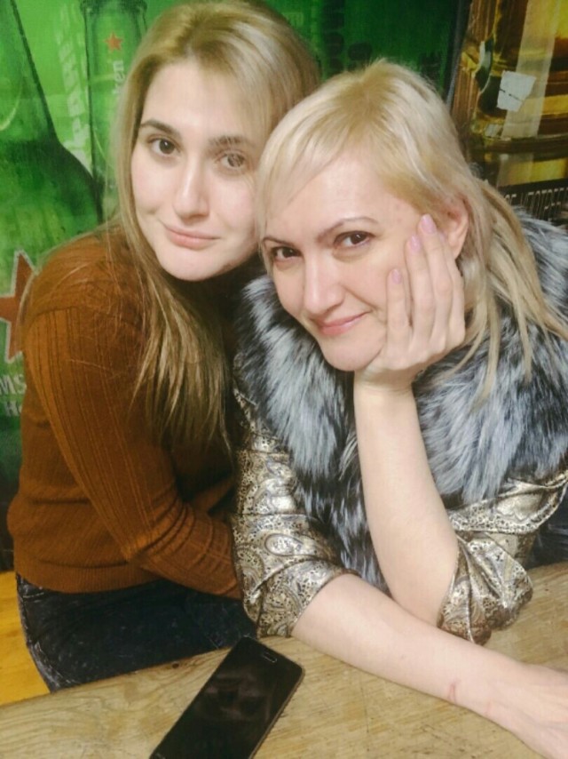 В Свердловской области продавщица магазина с дочерью напали на посетителя с ножом. Мужчина находится в реанимации