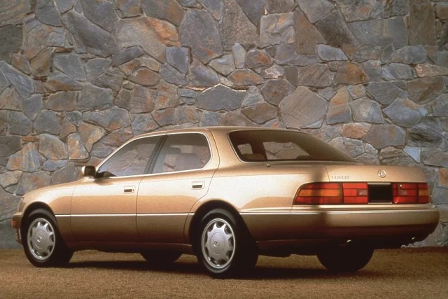 Крушение немецких авторитетов: как Lexus LS 400 покорил рынок США
