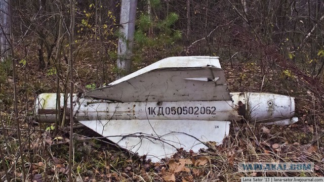 Вечный ремонт. Заброшенная военная техника.