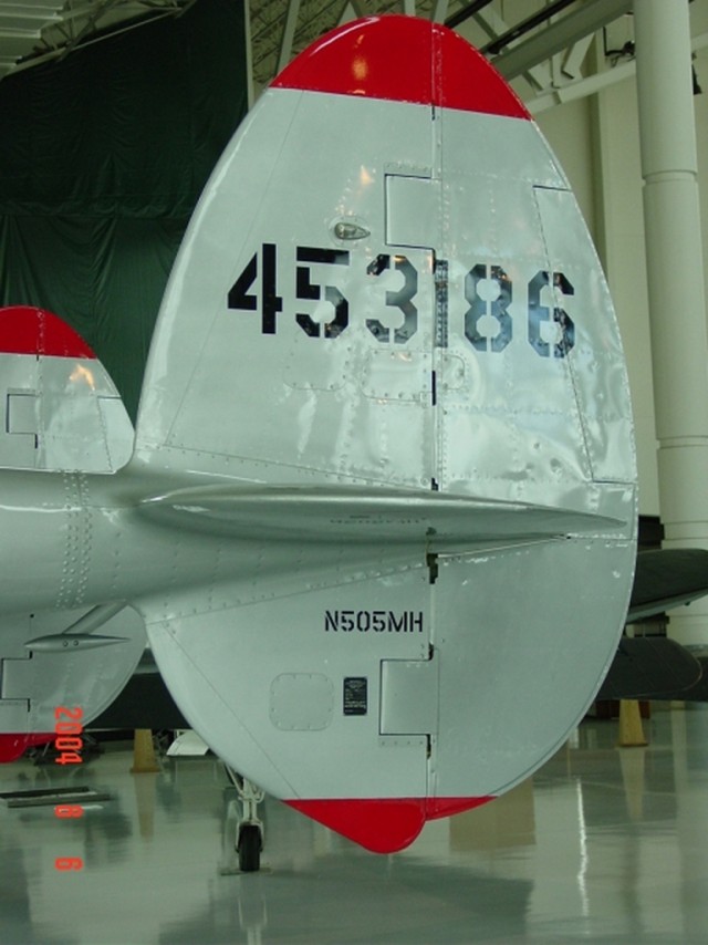 Многоцелевой истребитель P-38 «Lightning»