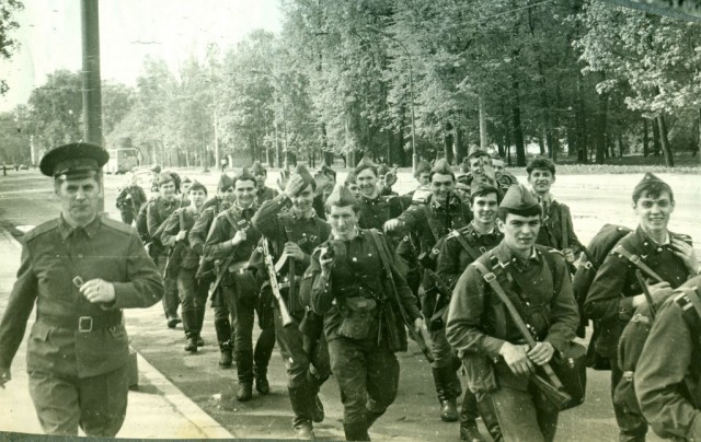 Мужики! Давайте свои фото в армии и сейчас!