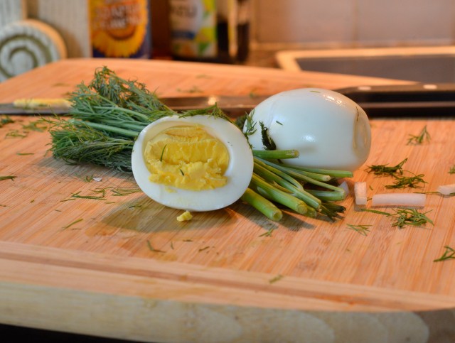 Кулинария: Камчатская семга на кедровой дощечке.