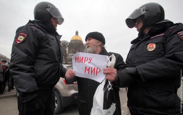 Путин пригрозил «молниеносным ударом» желающим вмешаться в ситуацию на Украине