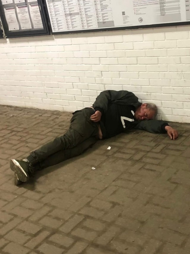 А говорил, в штабе, писарь