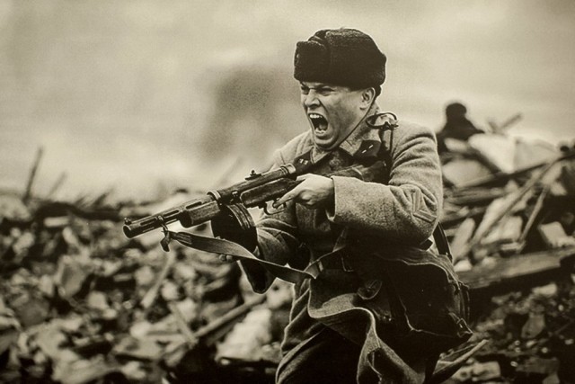 Фотографии связанных с историей Красной и Советской Армии.