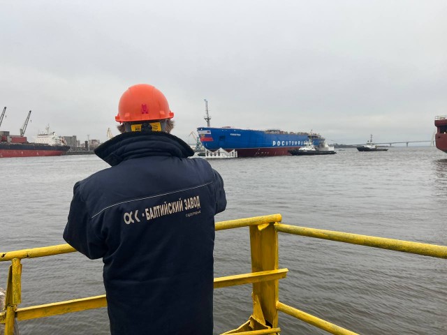 Универсальный атомный ледокол "Чукотка" спущен на воду