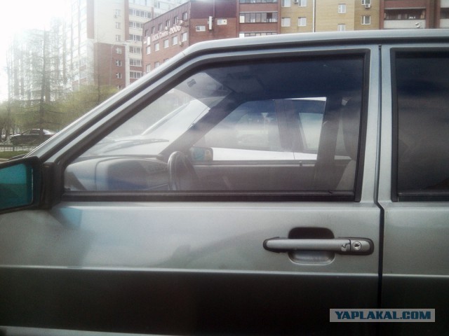 Найдите лишний предмет на фото