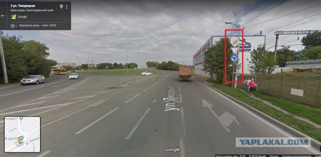 Отец с 6-летней дочкой на электросамокате попали под колеса автомобиля в Краснодаре