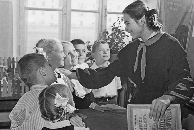 Советские люди в 1960-х годах. Часть третья