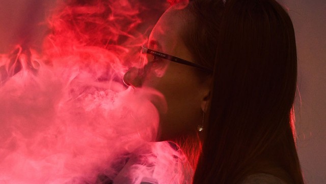 Час курения кальяна равен 100 сигаретам, — врачи