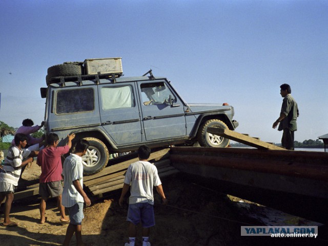 Немец проехал на Gelandewagen весь мир.