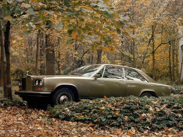 Rolls Royce Camargue.