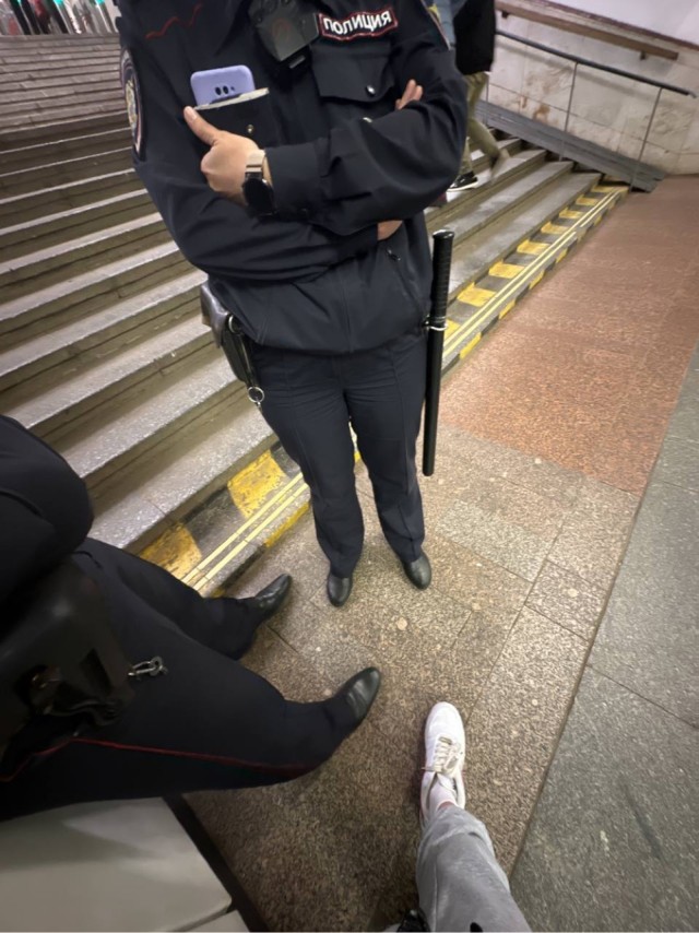 Очередной биомусор в Питерском метро