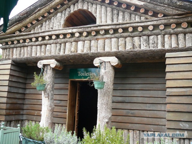 Прозрачные двери туалета