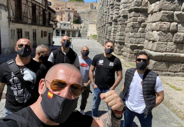 Испанская полиция арестовала женщину, которая вернулась в свой дом, захваченный мигрантами