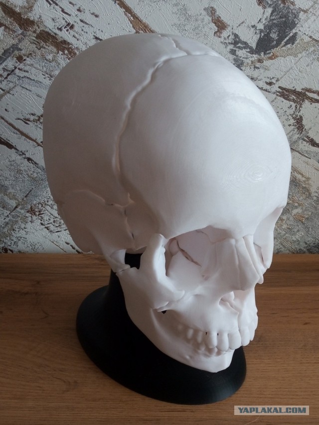 Самодельный 3D принтер в работе
