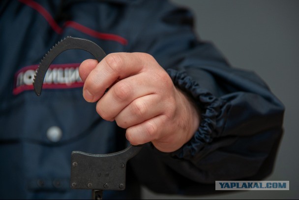 Под Выборгом полиция с ФСБ нашли у 19-летнего юноши домашний склад боевого оружия