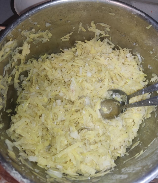 Вареники с картошкой и салом