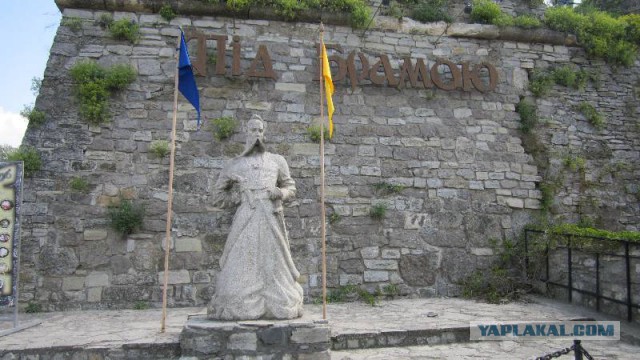 Жемчужина на камнях