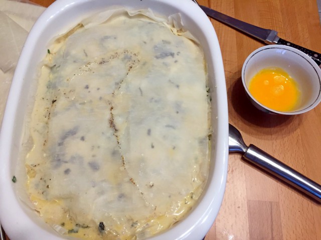 Бурек с белым овечьим сыром и травами. /// кулинария.