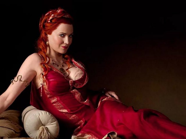 20 самых сексапильно одетых киногероинь