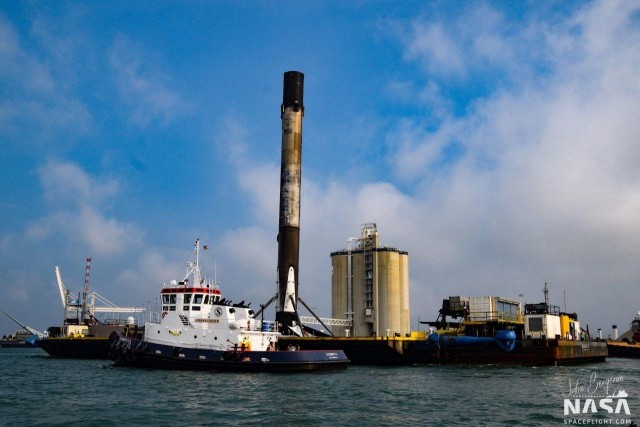 Falcon 9 вернулась на космодром