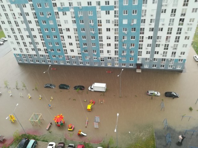 Пожар в восьмиэтажном жилом доме в Краснодаре