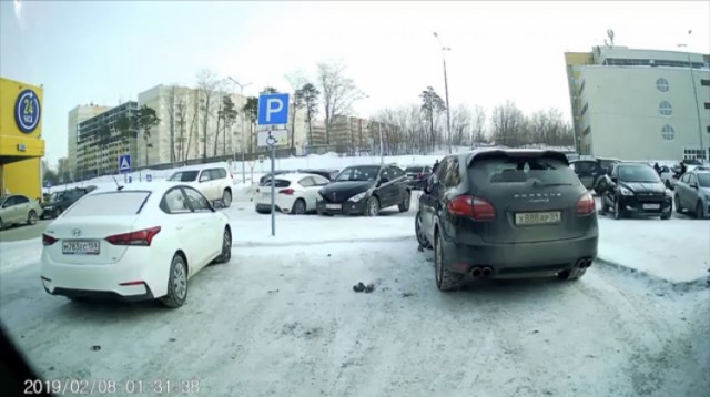 Быдло на Кайене хотело на встречку