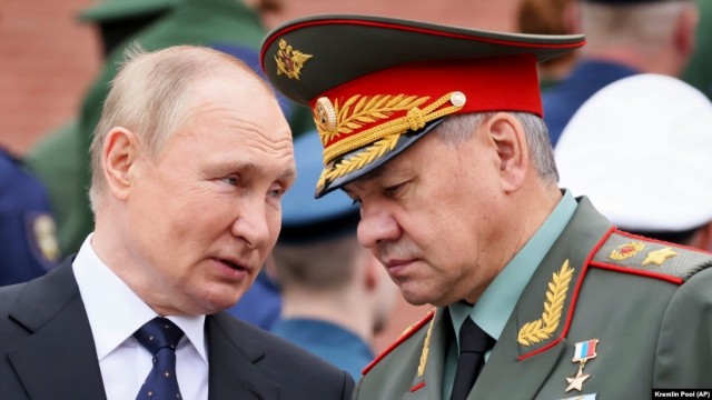 Что означает добровольная сдача в плен и кого мобилизуют в первую очередь — интервью с председателем комитета по обороне Госдумы