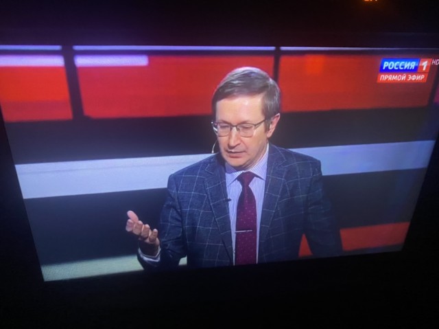 Один из собеседников на эфире у Соловьева рухнул без сознания
