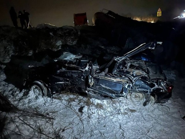 А начальник-то присядет