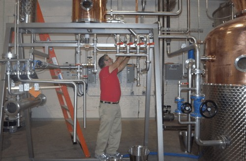 Пожилого мужчину признали старейшим сантехником в мире