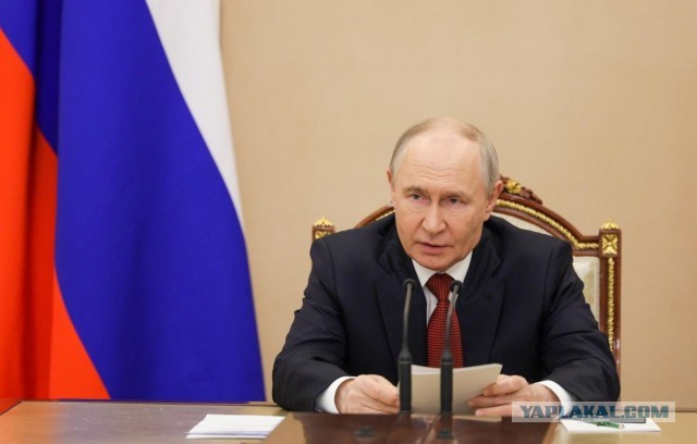 *БАЯН*Путин: в России запасы бензина составляют 1,7 млн тонн