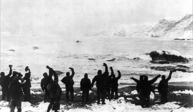 История выживания среди льдов Антарктики