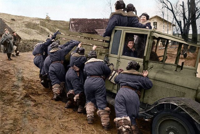 Ожившие фотографии СССР во время Второй мировой войны