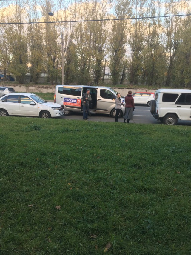 В Петербурге вторые сутки стоит машина, в которой находятся собаки и кошки