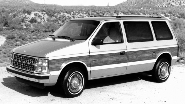 Второй триумф Ли Якокки и первый минивэн в истории: рождение Dodge Caravan