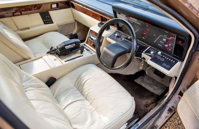 Aston Martin Lagonda: компьютер на колесах, или машина будущего, отправленная в прошлое