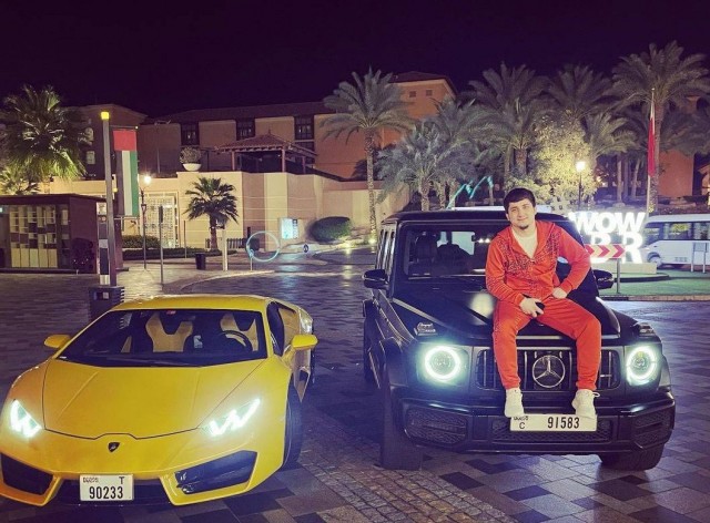 Кто перед кем извиняться будет?