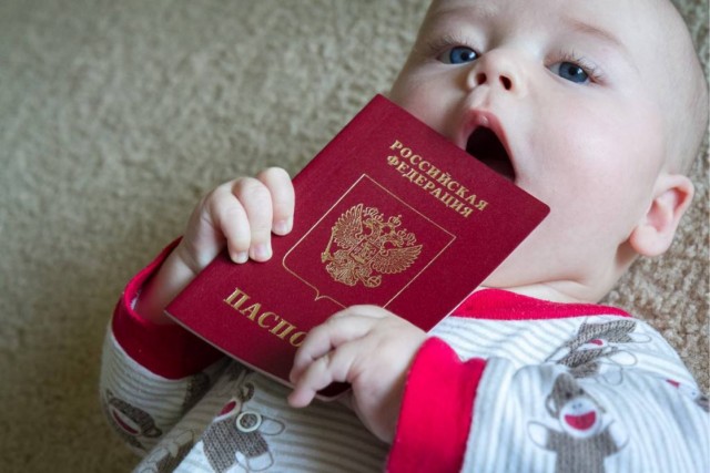 В Госдуме предложили списывать россиянам долги за рождение детей