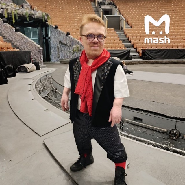 Актёра и артиста Большого московского цирка Артёма Бобцова отказались везти в такси без детского кресла