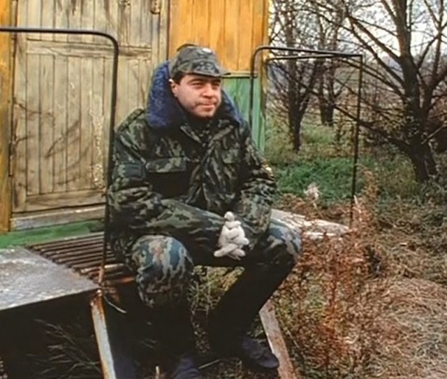 Пинхед играет на электичестве
