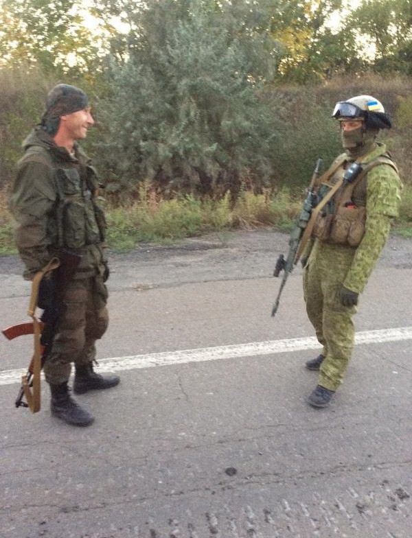 Представитель ополчения и СБУшник