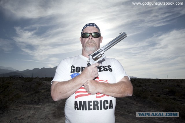 Доброволец из США воюет за Новороссию.