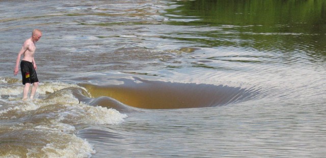 Вдруг внезапно... водоворот!