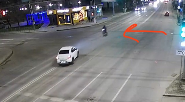 Больно, очень больно. И наверняка обидно
