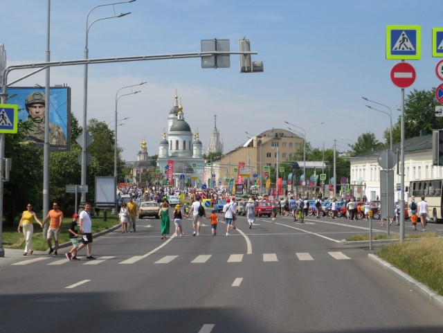 парад ретротрамваев и автомобилей