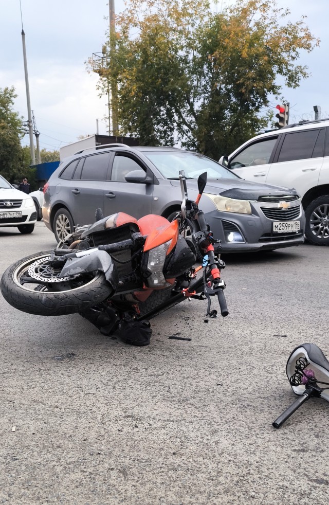 Все ненавидят самокатчиков, даже хрустики.