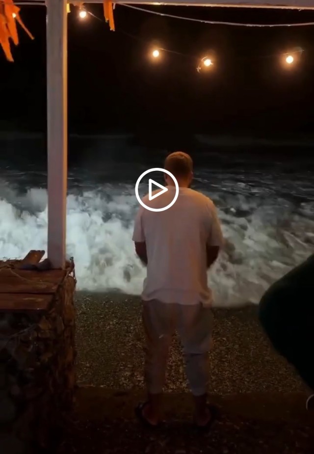 Эпично закрыл сезон на Черном море