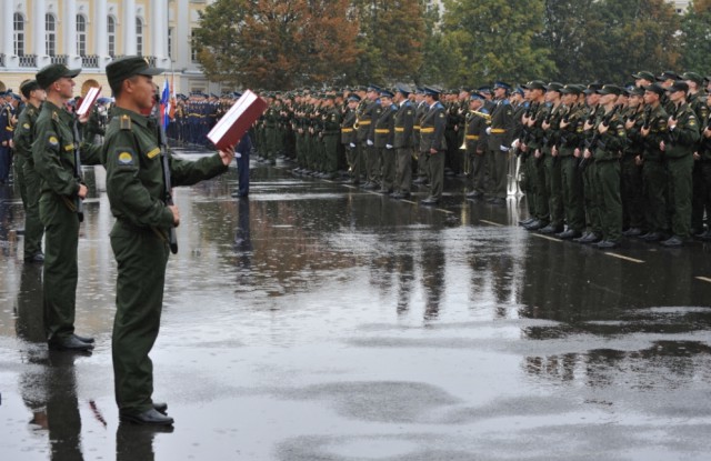 Девушки Военно-космической академи